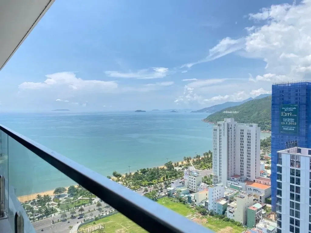 FLC Sea Tower · 4/9