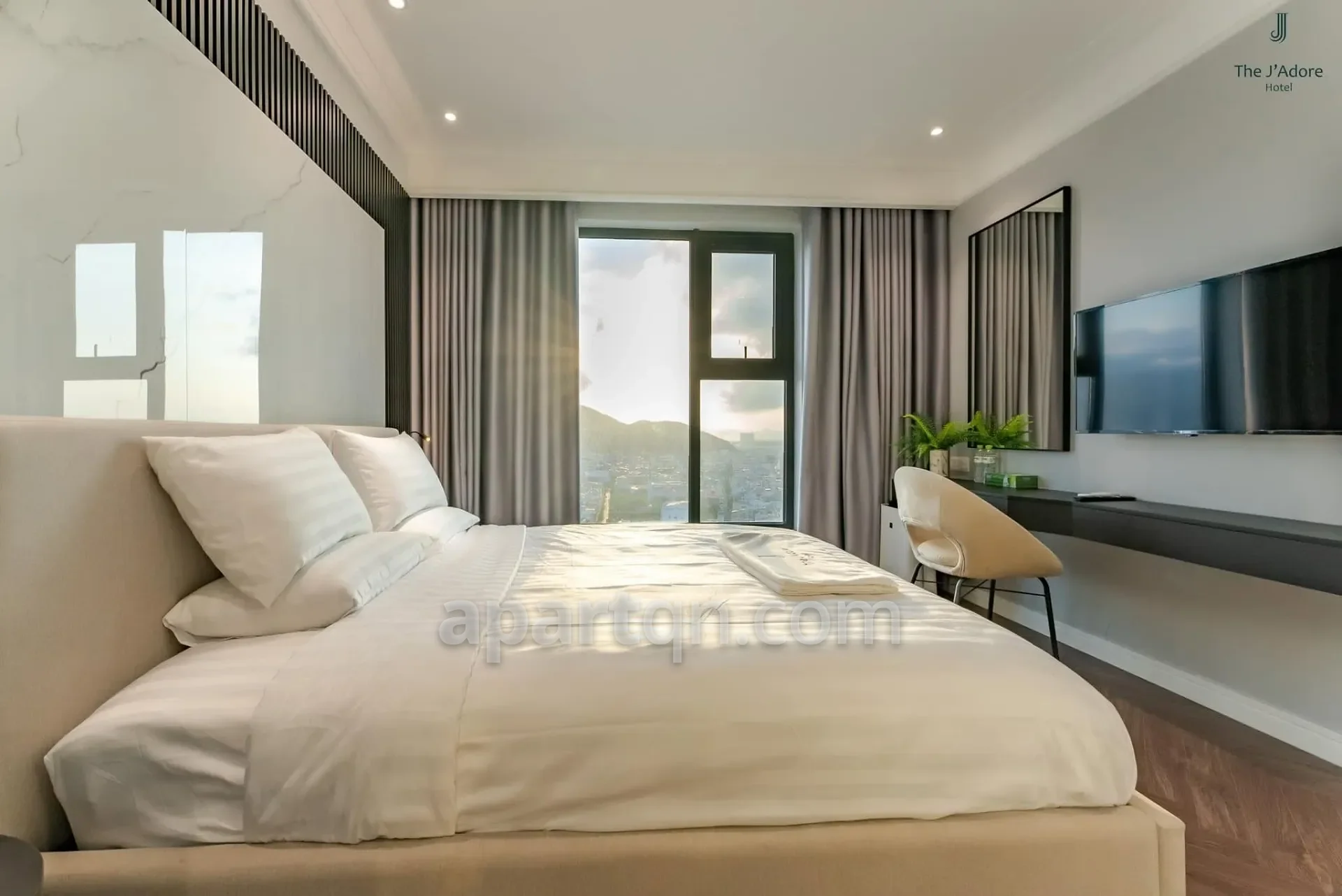 2 phòng ngủ · View biển · Altara Residences · 2/12