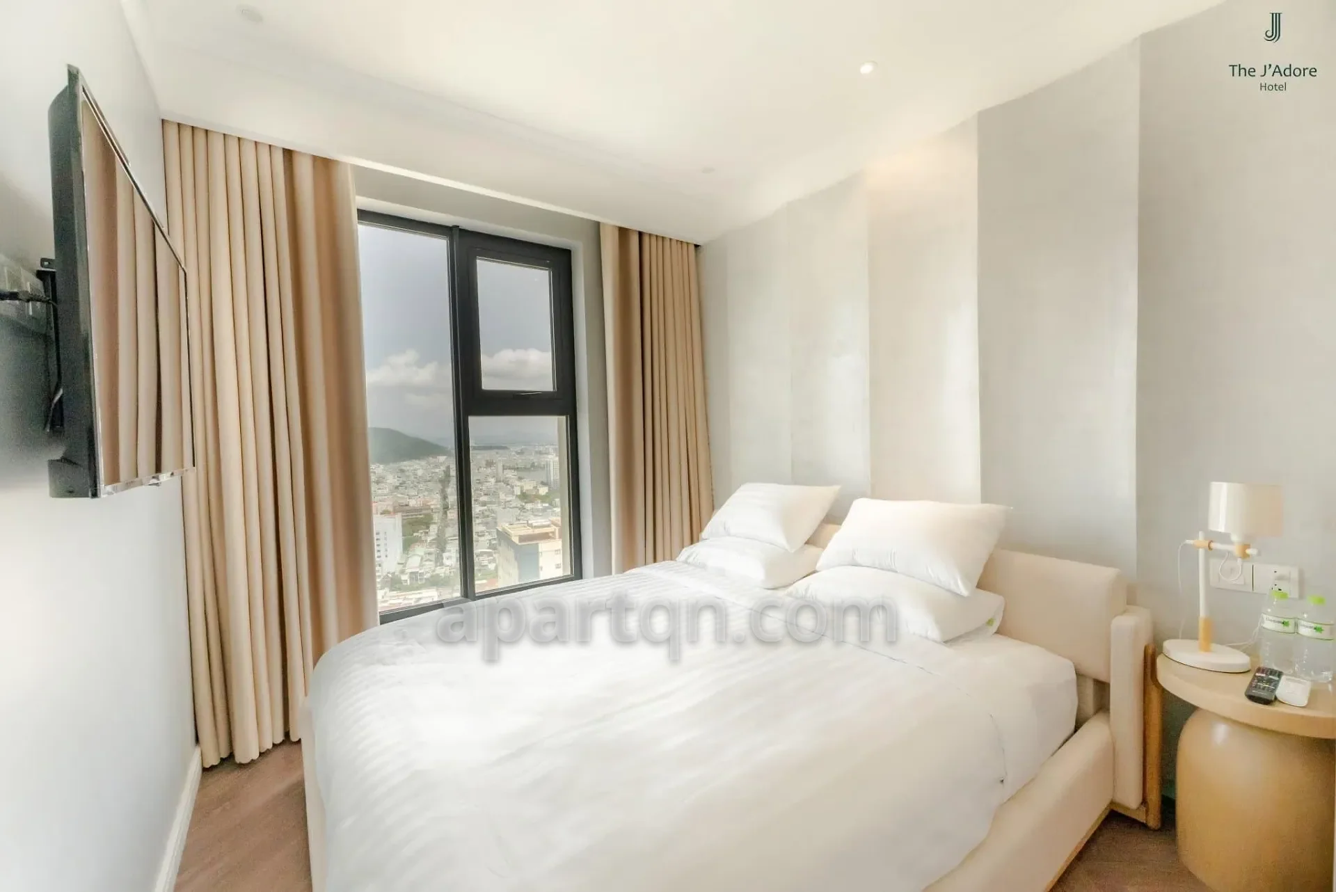 2 phòng ngủ · View biển · Altara Residences · 2/18