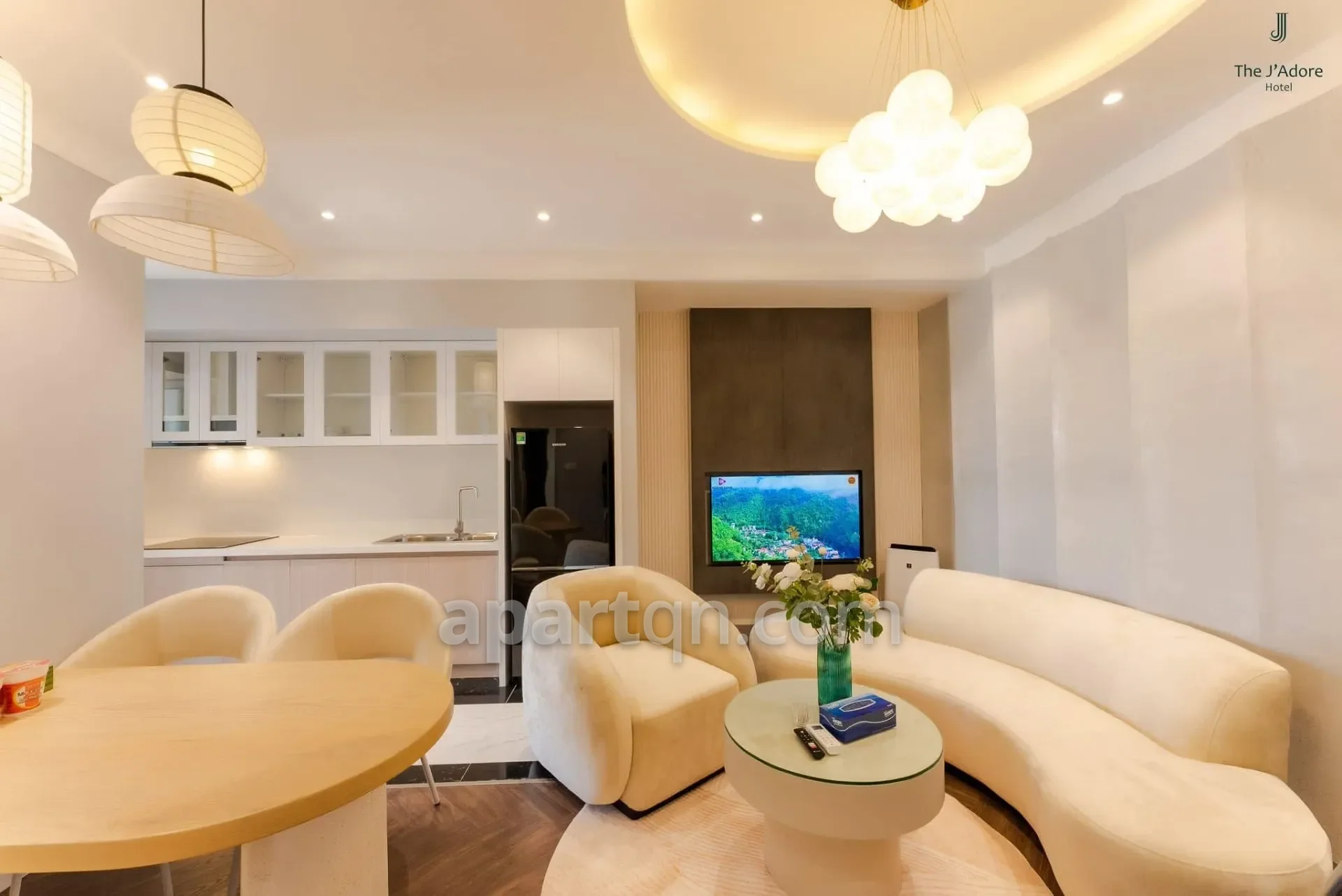 2 phòng ngủ · View biển · Altara Residences · 5/18
