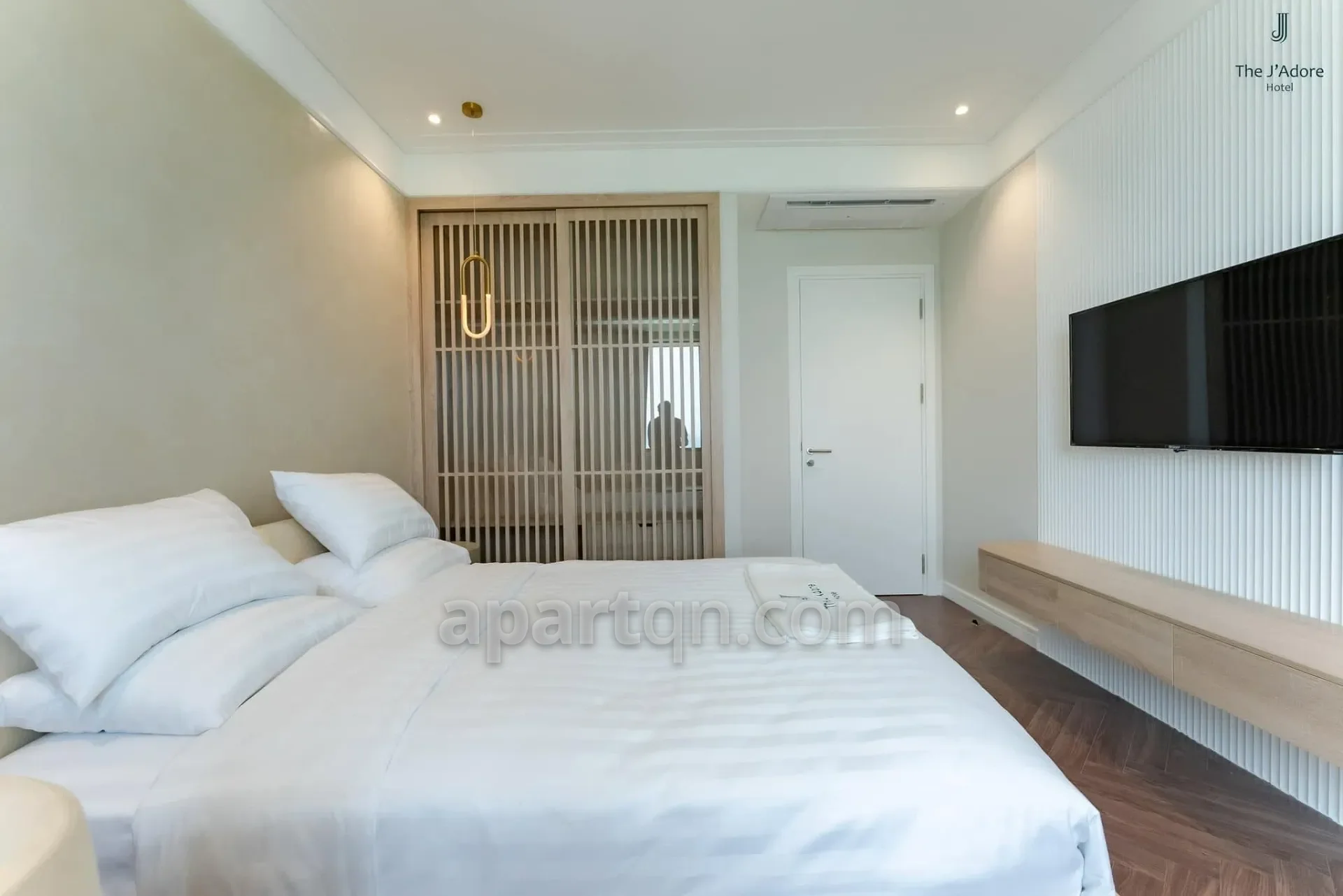 2 phòng ngủ · View biển · Altara Residences · 2/13